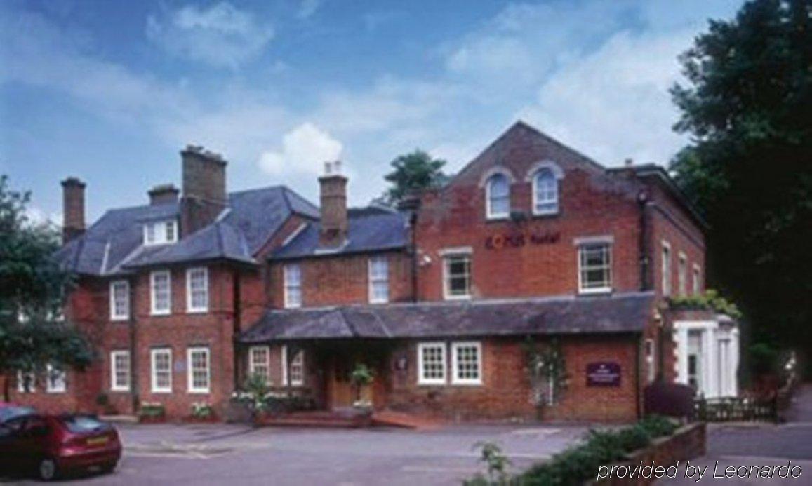 Waterloo Hotel Crowthorne Exteriör bild