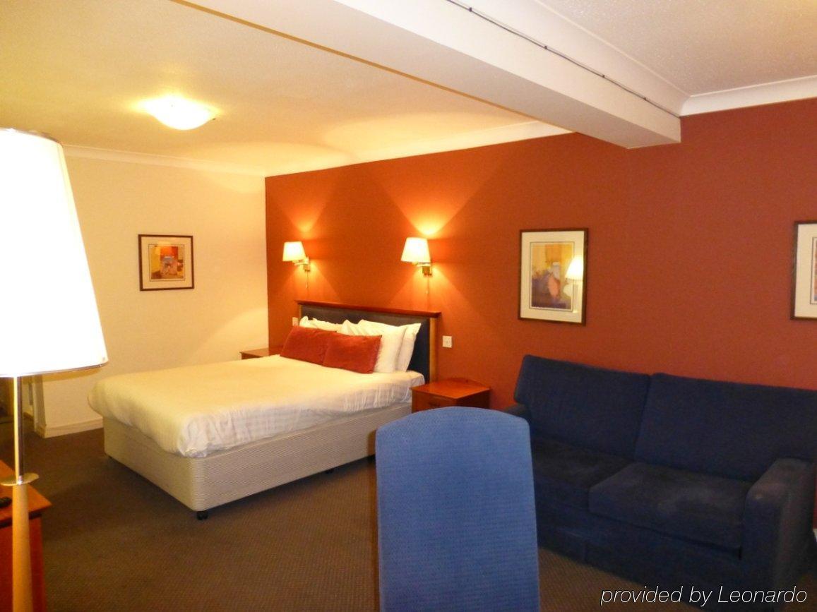 Waterloo Hotel Crowthorne Exteriör bild