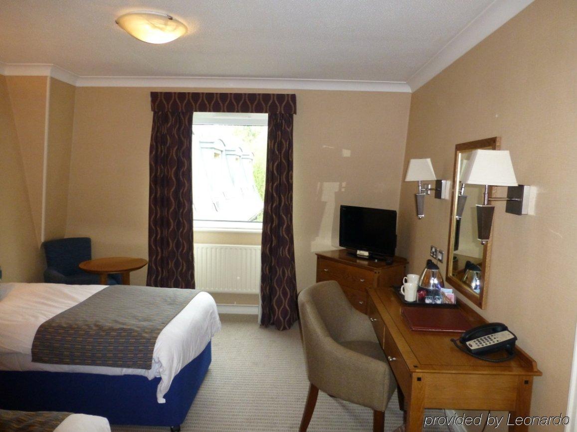 Waterloo Hotel Crowthorne Exteriör bild