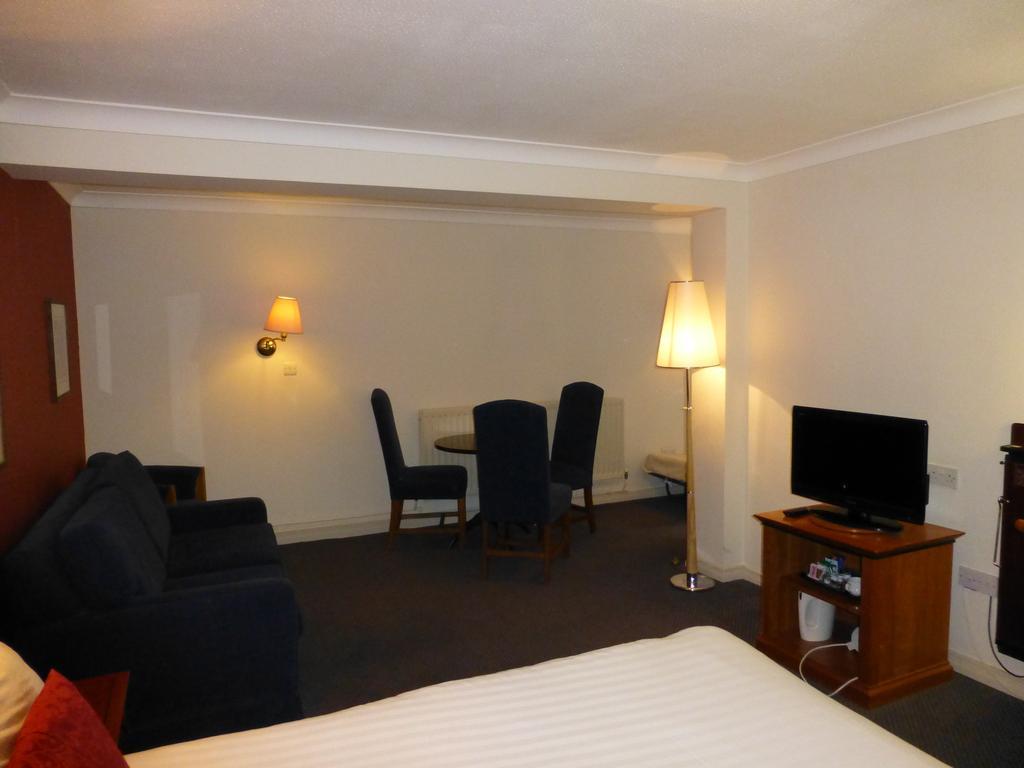 Waterloo Hotel Crowthorne Rum bild