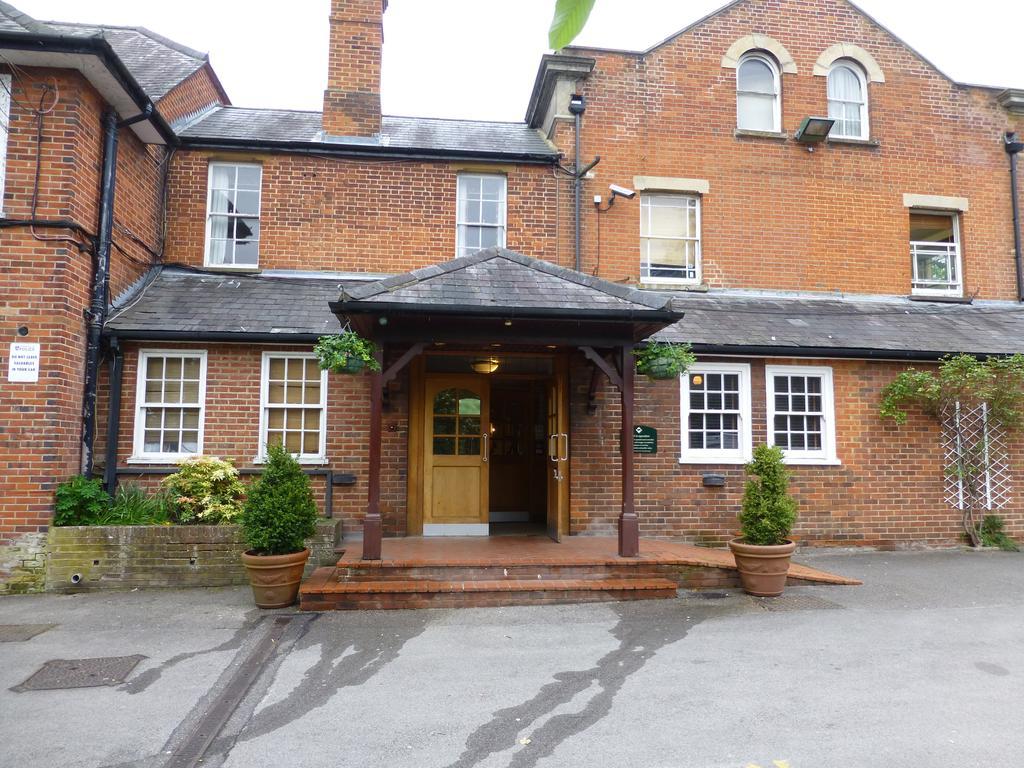 Waterloo Hotel Crowthorne Exteriör bild