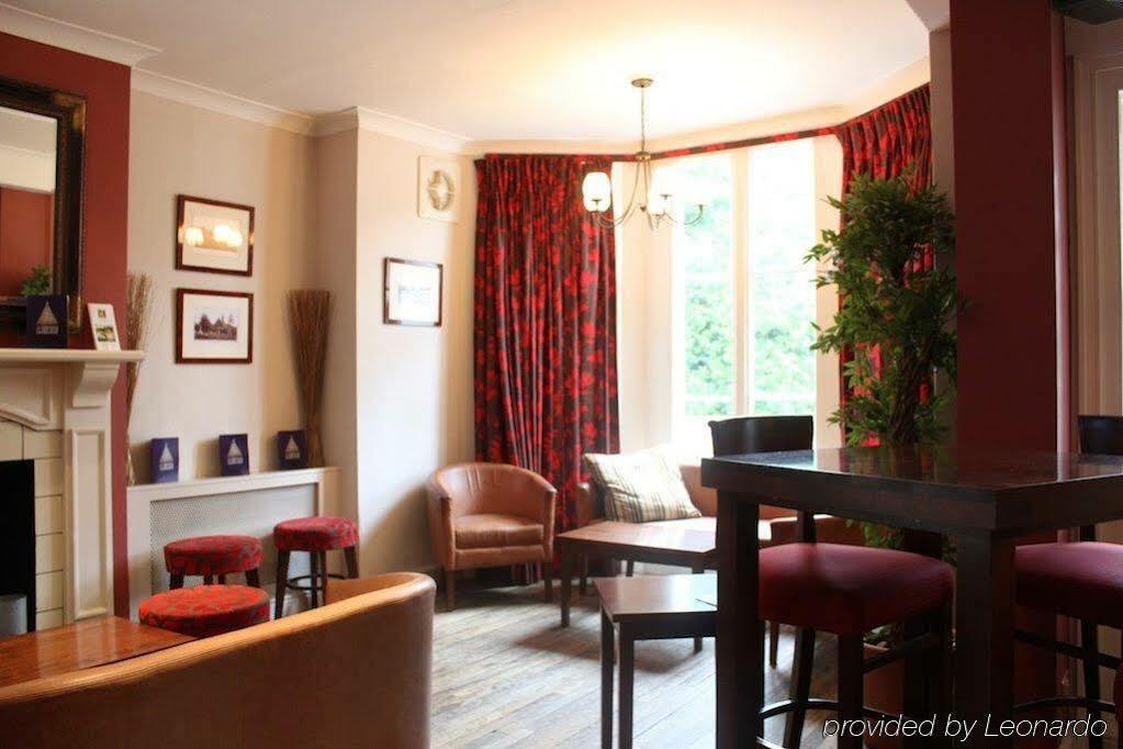 Waterloo Hotel Crowthorne Rum bild
